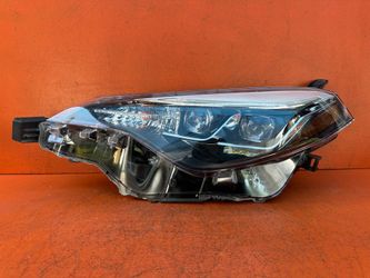 2017 - 2019 TOYOTA COROLLA SE XSE LEFT DRIVER SIDE DUAL PROJECTOR HEADLIGHT OEM