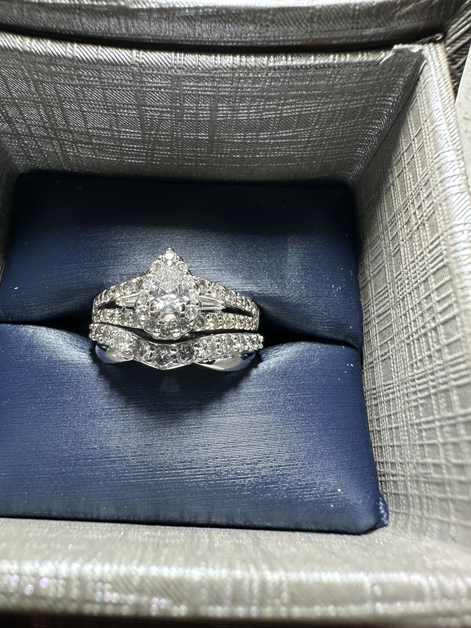 2.5 Carat Tw 14k White Gold Pear Snapped Ring Set Size 7 for Sale in