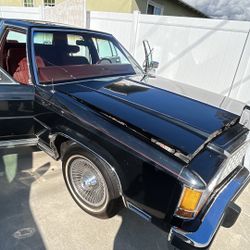 1986 Ford LTD Crown Victoria 