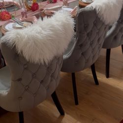 Table 10 tufted Chairs And Hutch REAL WOOD