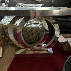 Mirrored Console