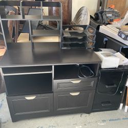 Beautiful Like New Desk With Side Cabinet 