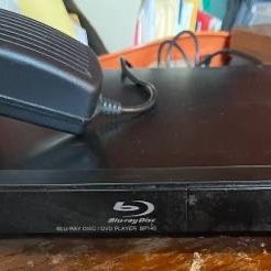 LG Blu-ray Player / DVD player BP175 *No Remote*