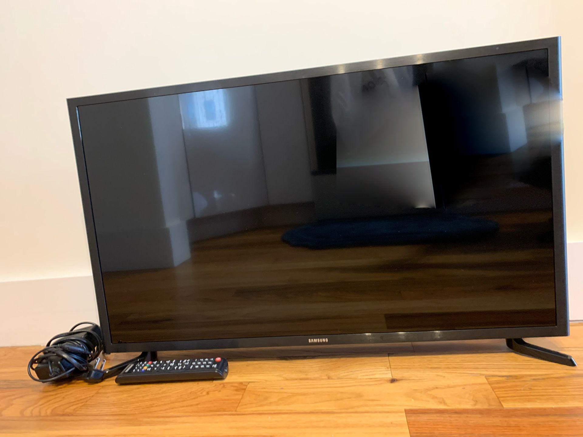 Samsung 32” TV 1080p