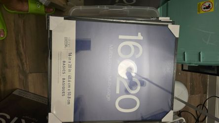 New unopened (6) poster/photo frames