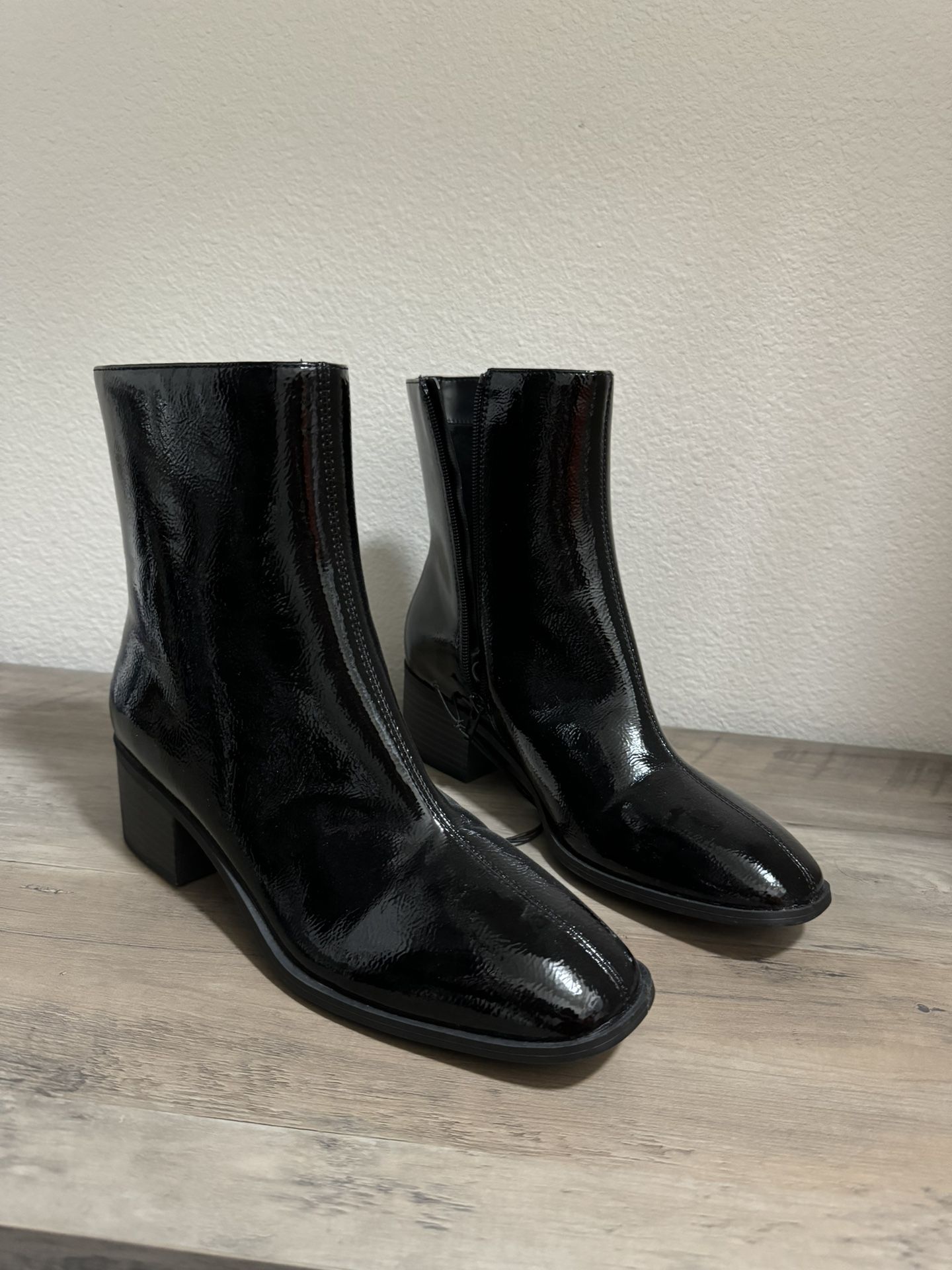 Women’s Boots - Size 9