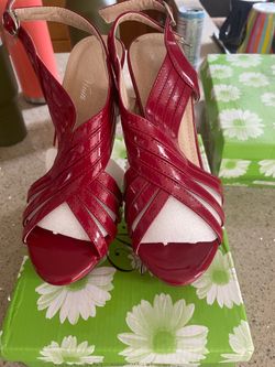 Women’s stilletos size 9 new