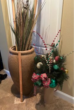 “3ft Tall Lightweight Store Display Vase
