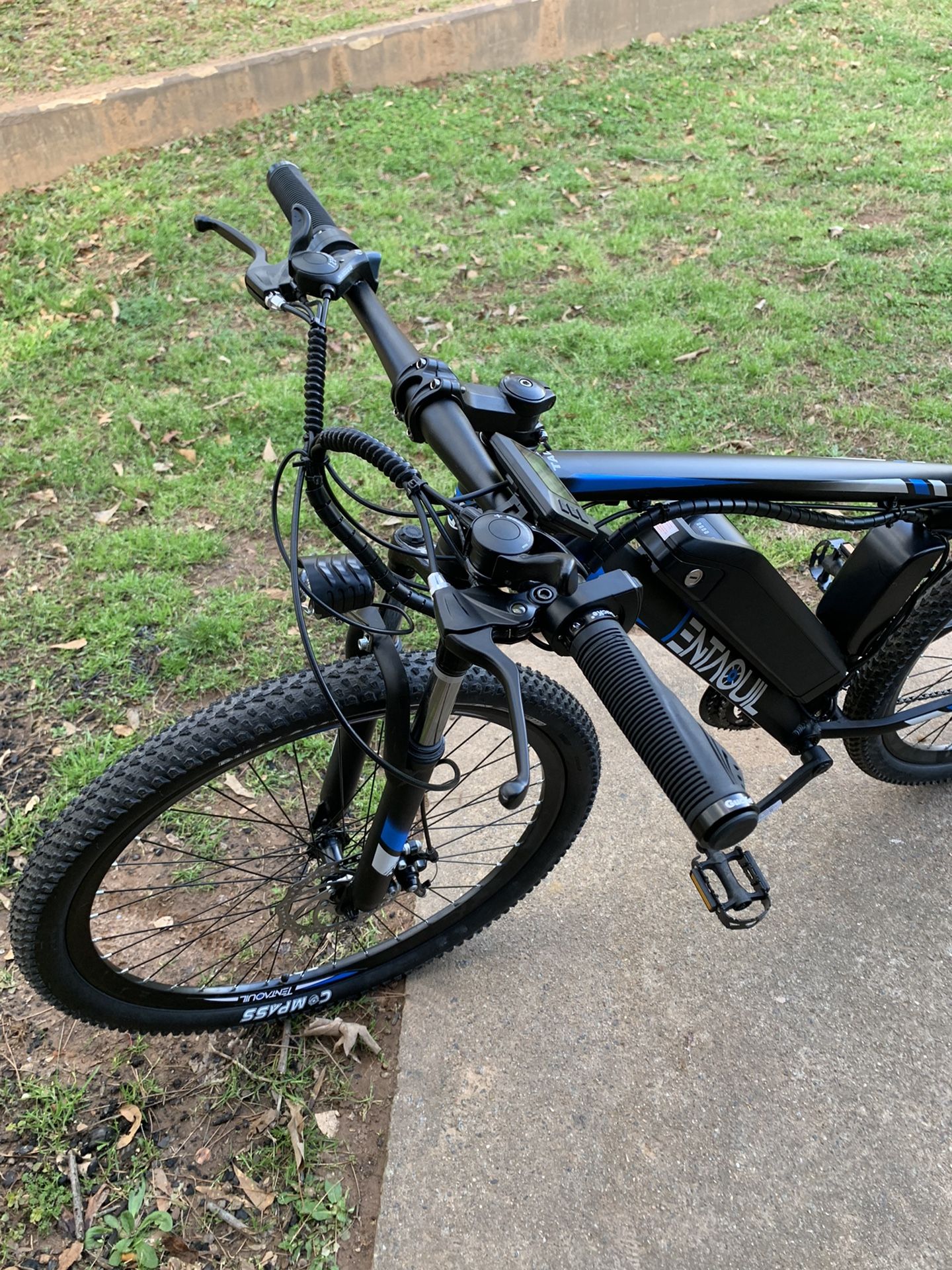 26in Electric Mountain Bike/ New Charger! 20 25 MPH!!