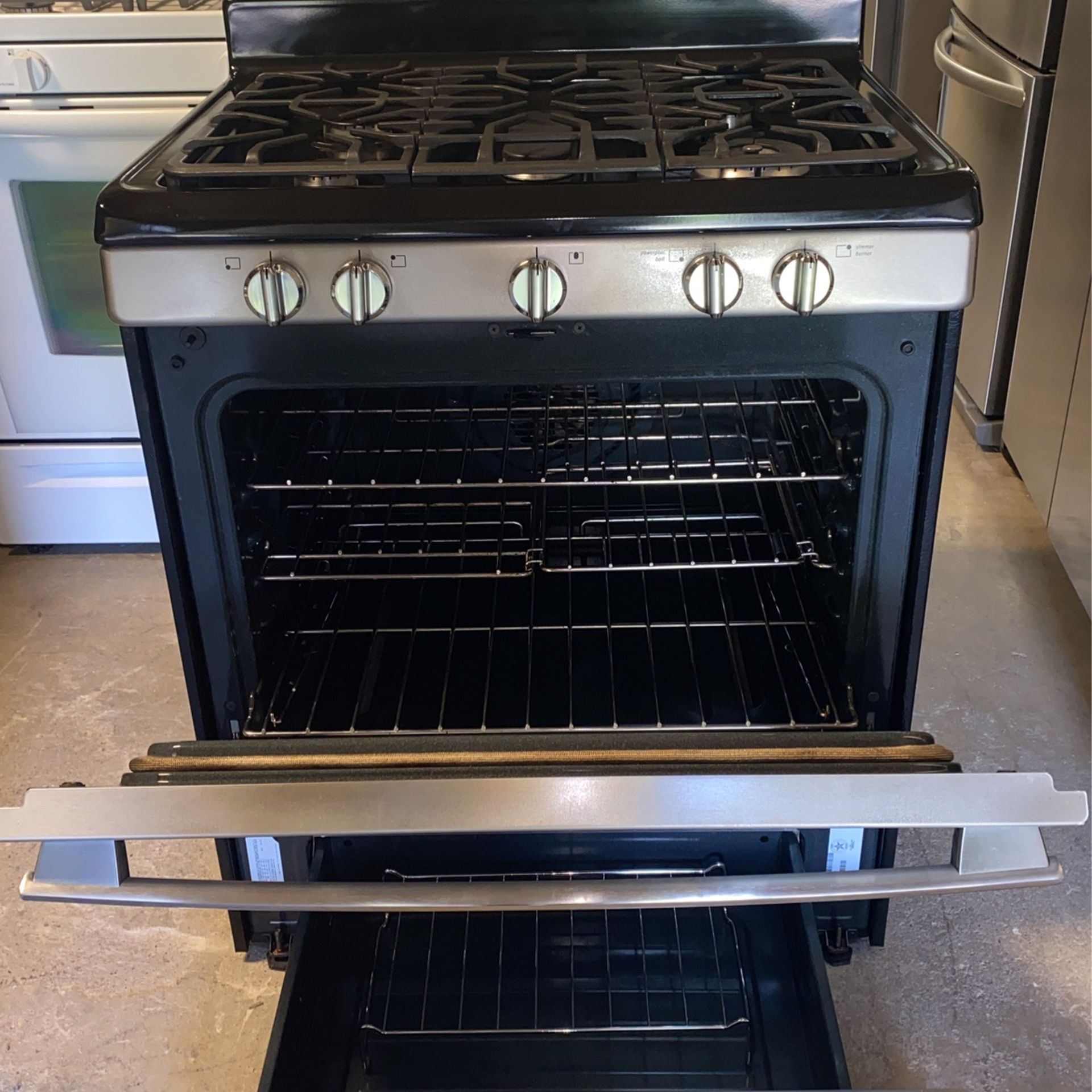 Frigidaire Gas Stove Stainless Steel for Sale in Waukegan, IL OfferUp
