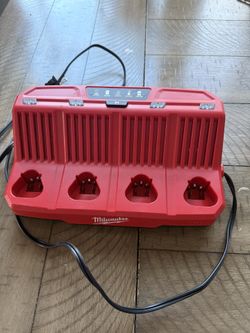 Milwaukee M12 Four-Bay Redlink Sequential Battery Charger