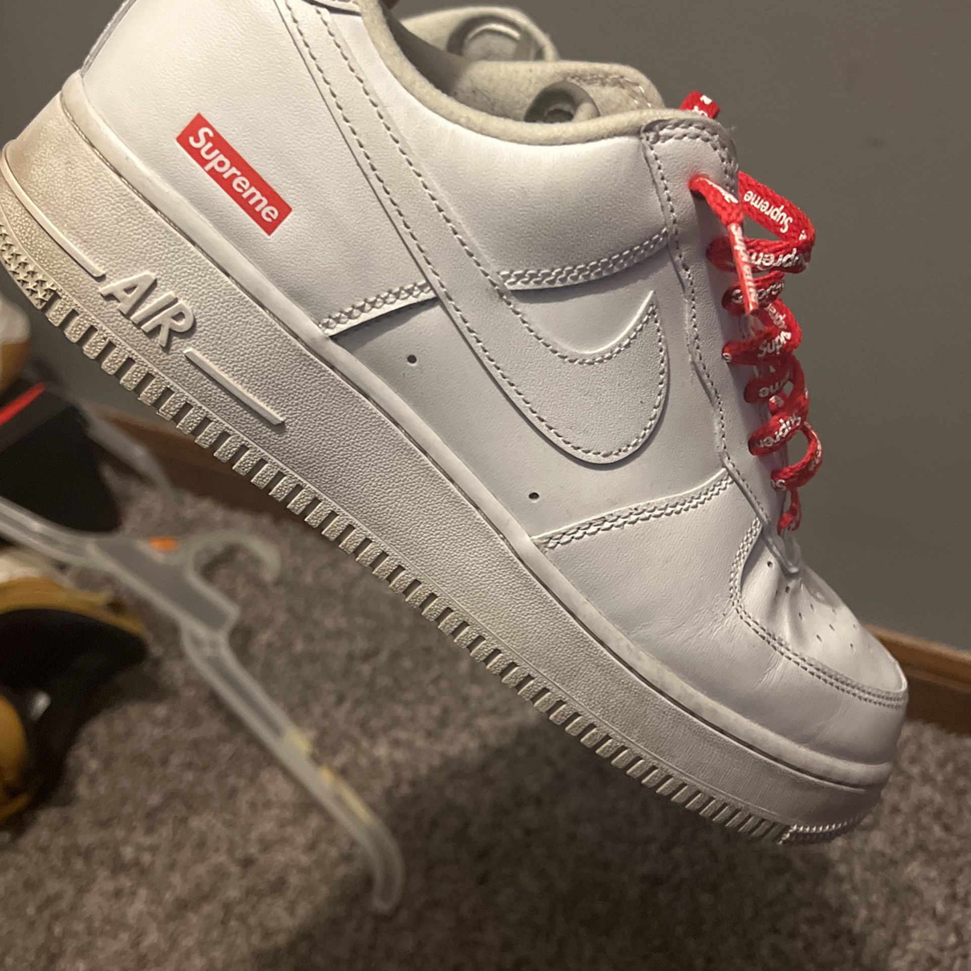 Supreme sneakers $75 size 9.5 for Sale in Columbus, OH - OfferUp