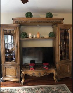 Aico, Michael Amini Entertainment Center