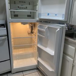 Diplomat refrigerator 60x23x22