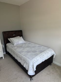 Twin XL Bed Frame & Mattress (w/storage & quilt)