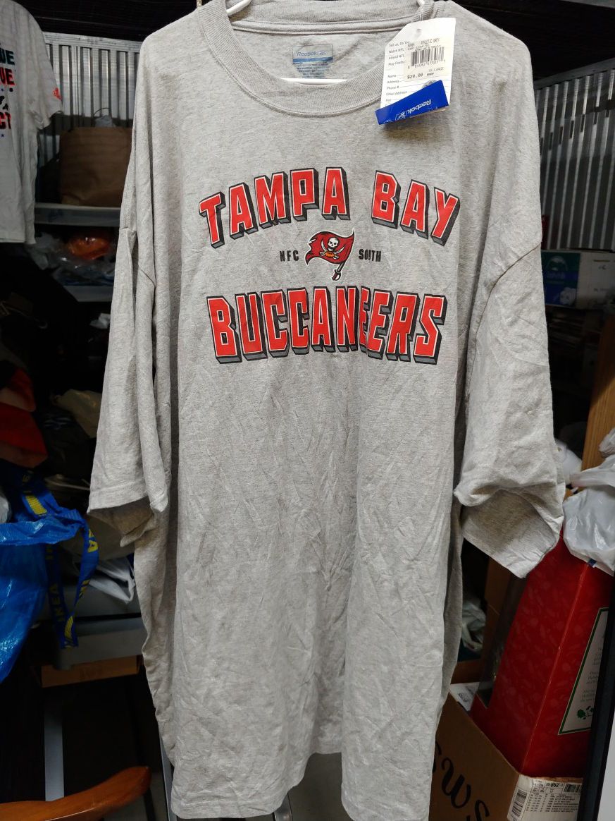 Reebok Tampa Bay Buccaneers t shirt size 4xl