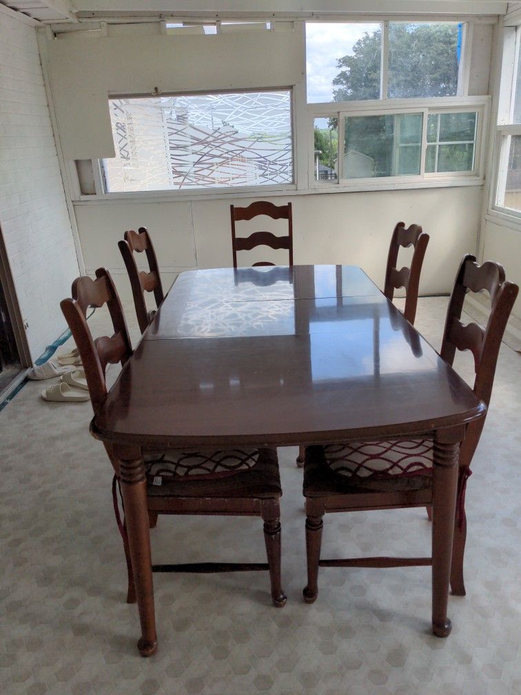 Six Chairs Dining Table..... Moving Seal