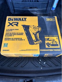 NEW DeWalt 20V MAX XR 15 Gauge Finish Nailer DCN650 - Never opened- $300