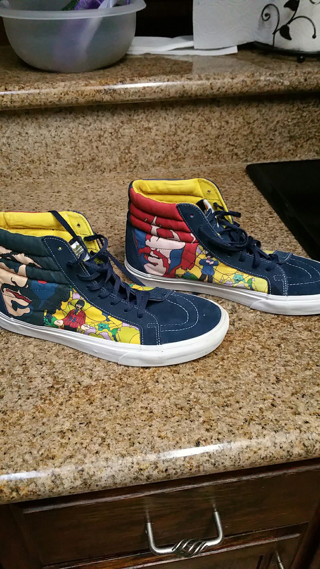 Wiskunde Ritueel Beurs The Beatles Vans shoes size 9 in mens and 10 and 1/2 in women's for Sale in  Turlock, CA - OfferUp