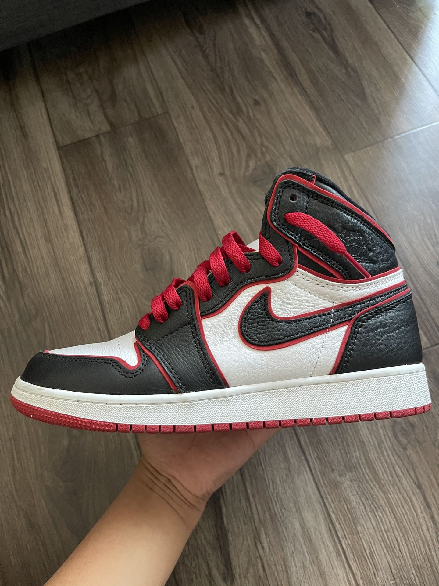 Air Jordan 1 Retro High OG Bloodline