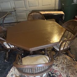SELLING THIS ASAP!! TABLE AND CHAIR SET