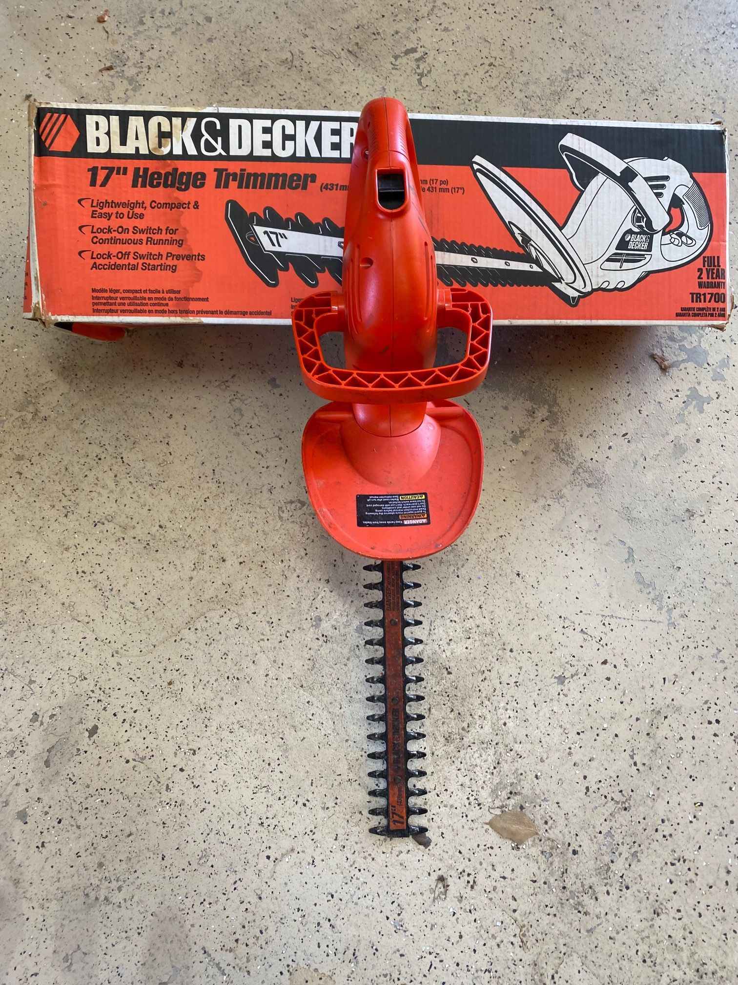Black & Decker TR1700 hedge trimmer Power Cord Not Battery