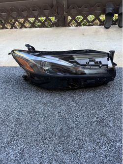 Toyota Camry 2025 2026 headlight