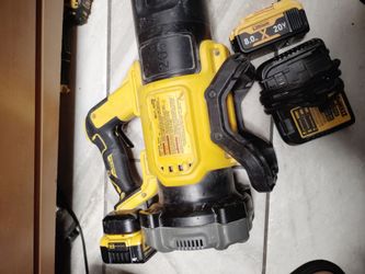 DeWalt blower with 8ah and 4ah battery with charger