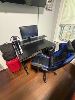 Desk and gaming chair combo