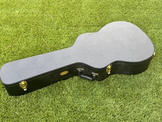 Martin guitar case like new