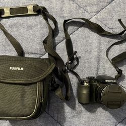 Fujifilm FinePix S4500 Digital Bridge Camera