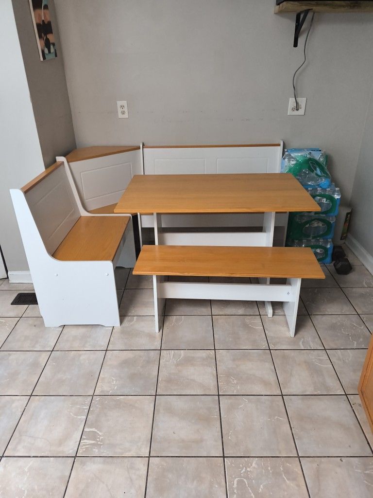 Banquette Table