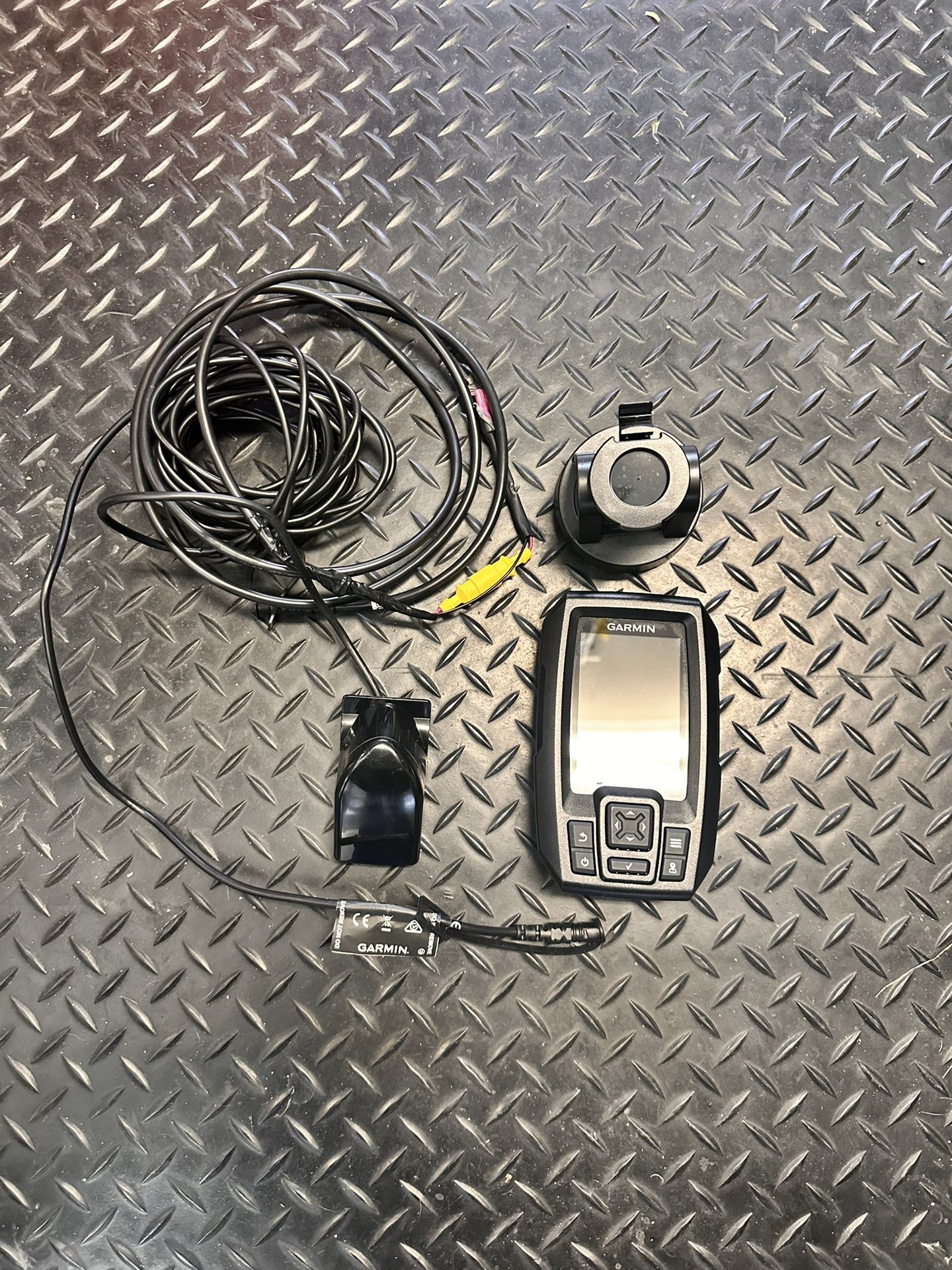 GARMIN STRIKER 4 FISH FINDER