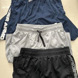 BOYS YOUTH LARGE UNDER ARMOUR SHORTS