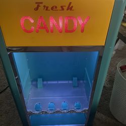 Vintage Company Popcorn And Candy Machine . Old School Pinstripes Green Modular . Lights Working Condition. Very Cool For Kids Or Collectors.