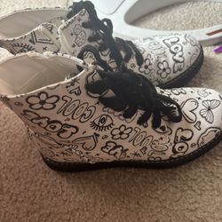 Kids Boots Size 4