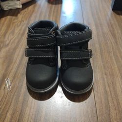 little Girls Boots Size 2 .... The Color Of The Boots Are  Black High Tops