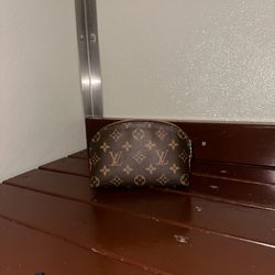 Louis Vuitton Monogram Cosmetic Pouch (Brown)