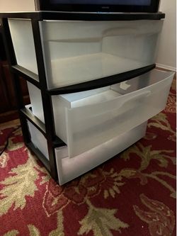 FREE PLASTIC DRAWERS
