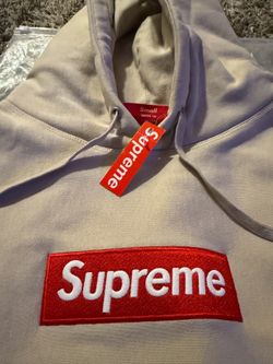 2 supreme hoodies for 100$  good deal and good quality