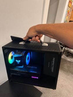 Portable gaming PC