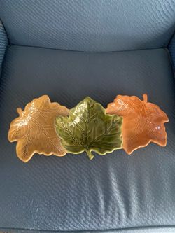 CERAMIC 3 LEAF SERVING DISH CANDY TRAY