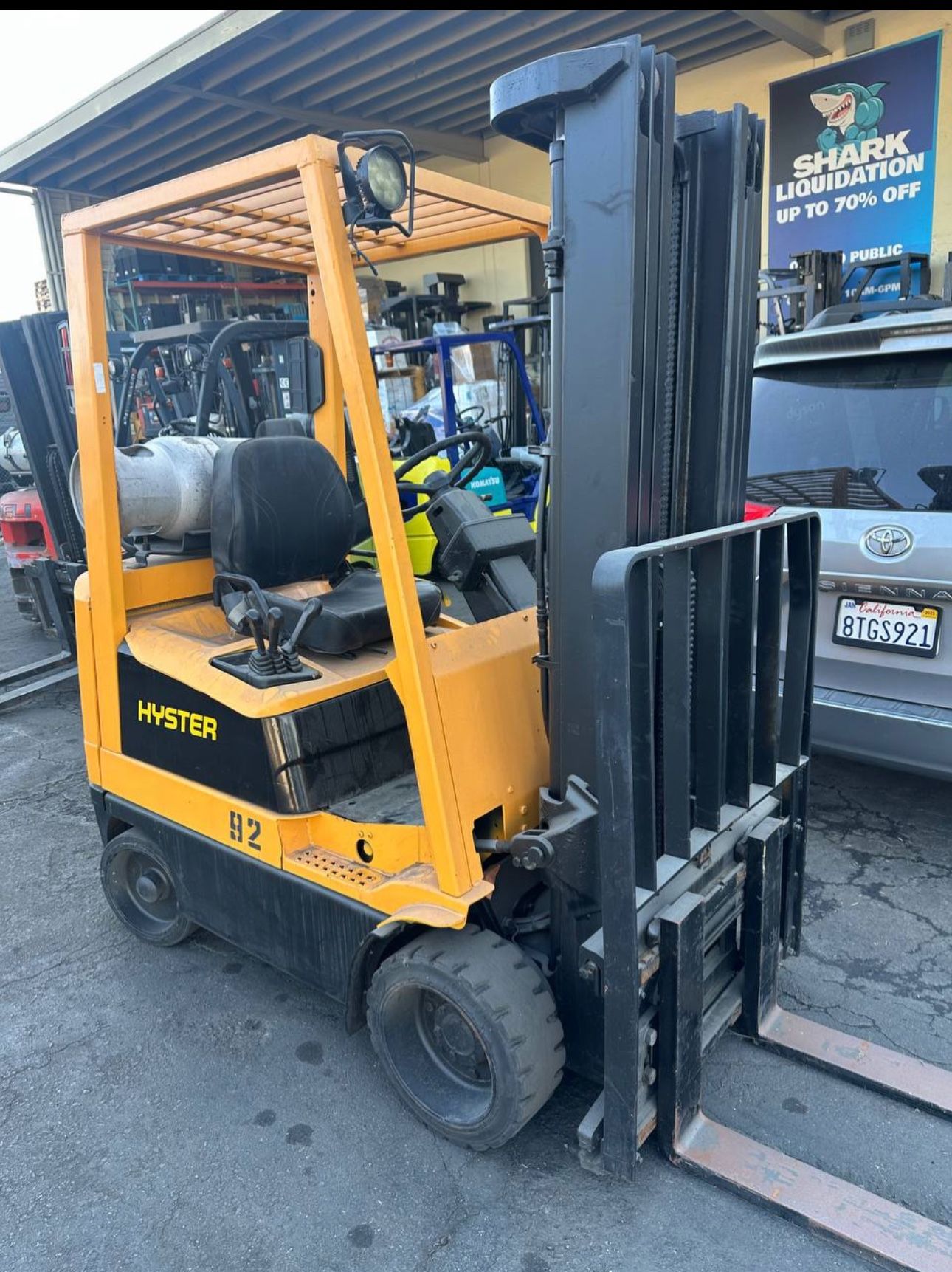 forklift Hyster 4000 lb 90 days warranty