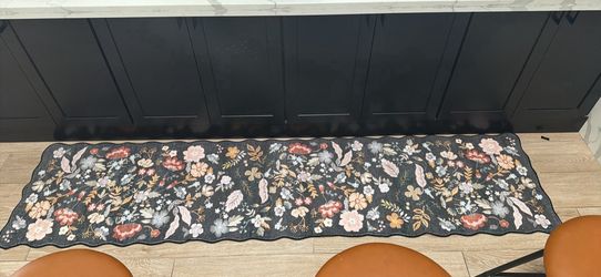 $18; 2x8 scalloped edge rug runner NEW