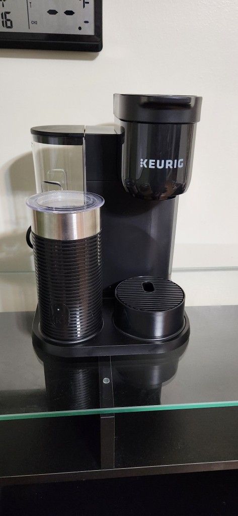 COFFEE, LATTES & CAPPUCCINOS Macker Machine