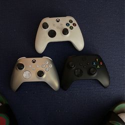 Xbox Wireless Controllers