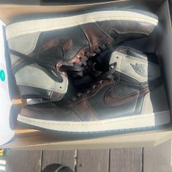 Air Jordan 1 Retro High OG Light Arm Rust Shadow Patina 