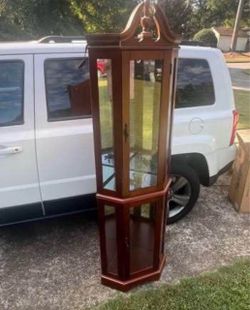 Corner cabinet