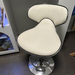Bar Stool / Chair / High Chair / Seat