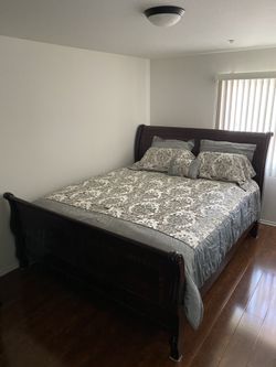 Cali King Size Bed 